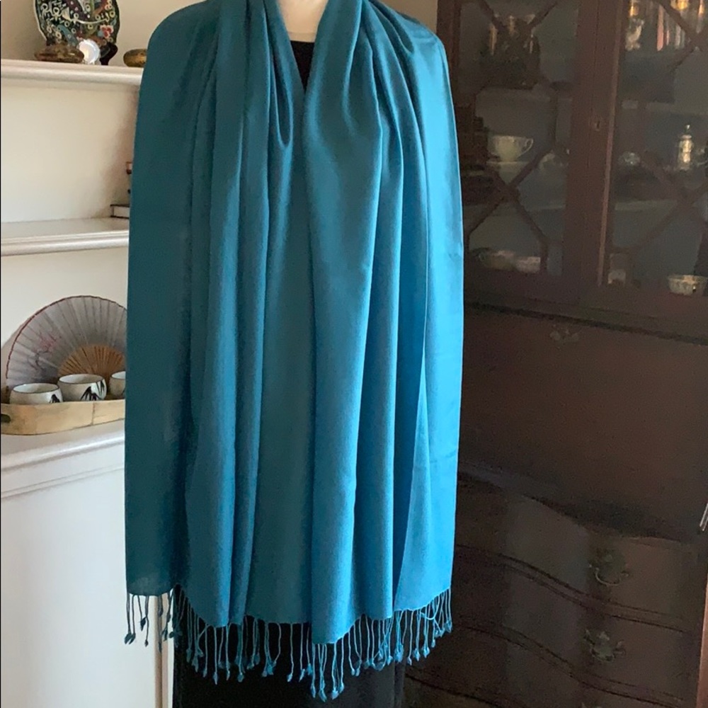 Cashmere Scarf 🧣